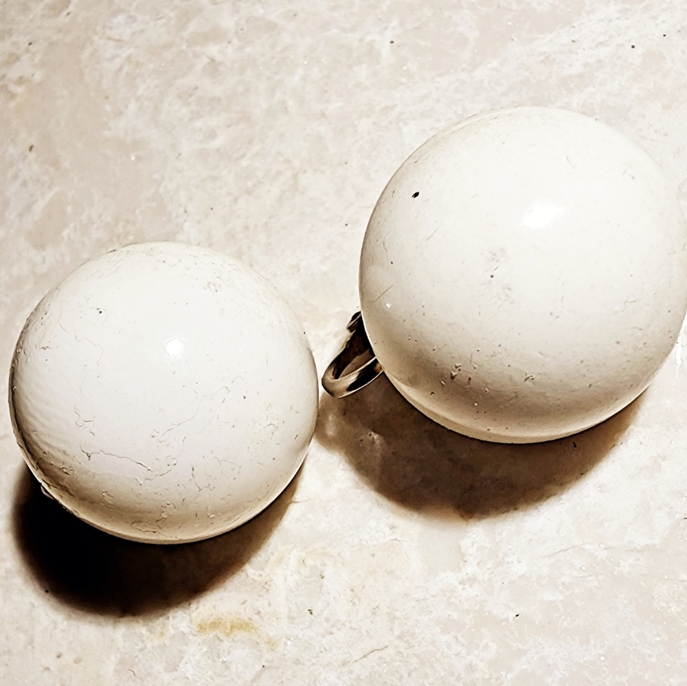 1960 Gogo Cloud Dancer White bauble clip on earrings